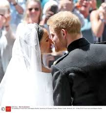 Teraz książę harry wziął udział w kolejnym przedsięwzięciu. Slub Ksiecia Harry Ego I Meghan Markle Zdjecia Wideo Suknia Panny Mlodej Od Clare Waight Keller Pan Mlody W Mundurze I Tlumy Na Ulicach Kurierlubelski Pl