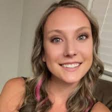 Lindsay Scribner's Instagram, Twitter & Facebook