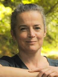 Lynnette Chapman's Instagram, Twitter & Facebook