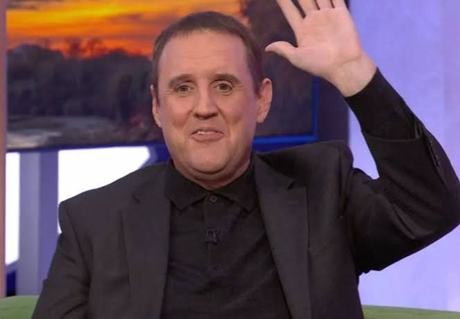 Peter Kay makes rare TV appearance as he announces huge donations to 12 cancer charities after tour