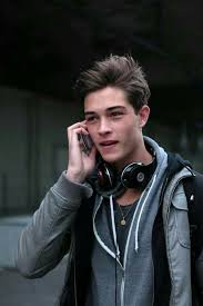  Rekomendasi Cast Cowok Ganteng Hiatus Francisco Lachowski Model Pria Gaya Anak Laki Laki