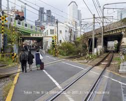 青山 街道 踏切