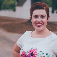 Lorraine Pettit's Instagram, Twitter & Facebook