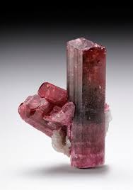 Gemmy To A Translucent Opaque Pink Crystal Of Tourmaline With A Pastel Green Phantom From The Cruzeiro Mine Brazil Kristally Mineraly