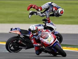 Die besten szenen, die packenden bilder und spannenden news: Les Crashs Les Plus Violents Du Moto Gp Youtube