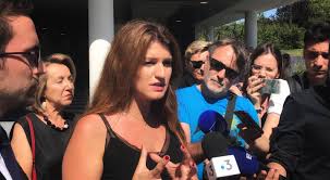 Marlène schiappa (parís, 18 de novembre de 1982) és una política francesa que és secretària d'igualtat entre dones i homes al govern philippe des del 17 de maig de 2017. Video Marlene Schiappa Au Chu De Poitiers Pour Soutenir Houria Poignardee Par Son Ex Mari Home