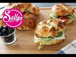 Acma Turkische Weiche Brotchen Mit Und Ohne Fullung Youtube Rezepte Zuckerarmes Essen Bagels Rezept