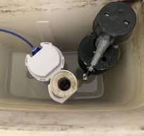 O vaso sanitário não enche de água após a descarga. Como ...