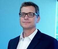 CHANGING PLACES: Nelson Peña, Guillermo Abud, Daniel Cohen...