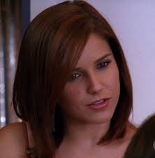 She highlighted in a parody film ruler's ransom in 2004. Season 5 Brooke Davis Hair Brooke Davis Hair Sophia Bush Hair Brooke Davis Hairstyles
