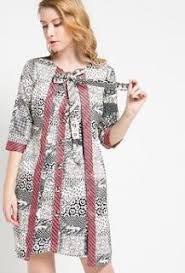 Model Dress Batik Modern Elegan Gaun Model Pakaian Wanita