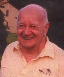 Robert Knouse's Instagram, Twitter & Facebook