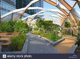 Roof Garden At Crossrail Place Created In The Retail Shopping Structure Above Canary Wharf Crossrail Train Station West I Roof Garden Canary Wharf Stock Photos