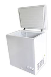 Upon start up, a 10 cubic foot freezer will use around 4.5 to 6 amps. Chest Vs Upright Freezer Pros Cons Comparisons And Costs