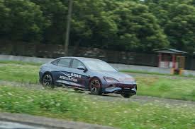 Menguji Adrenalin: Performa BYD Seal Sebagai Sedan Sport Listrik Terbaik