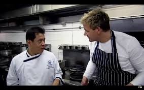 Everyone's laughing at gordon ramsay's pad thai fail. People Love This Chef Telling Gordon Ramsay He Can T Cook Thai Food