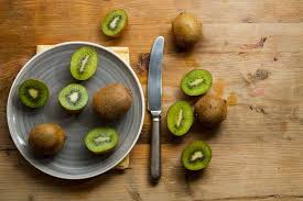 Kiwi este un fruct exotic delicios din asia. Kiwi Wlasciwosci I Przygotowanie Uczulenie Na Kiwi Wp Abczdrowie