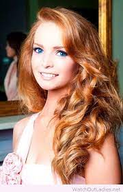 Stunning Red Hair And Blue Eyes Beauty Beautiful Red Hair Red Haired Beauty Irish Redhead