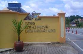 Olete jõudnud sellele lehele, sest see on kõige tõenäolisem otsin: Isu Air Yang Membelenggu Para Pelajar Polisas Kian Kritikal Bertindak Segera Angkara