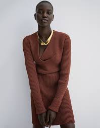 Check spelling or type a new query. How To Achieve A Minimalist Wardrobe Vogue
