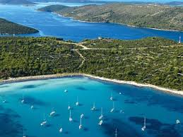 The islands are uninhabitated and there's no ferry service but it's easy to board a tour from zadar or nearby murter island. Kornati National Park Visit On A Private And Group Cruise
