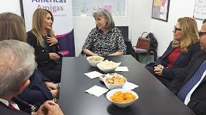 Irm&atilde; Dennis e irm&atilde; Browning experienciam um &lsquo;caloroso e  aco