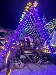 Kereta pertama akan berangkat pada pukul 17:00 dengan kereta progo 307 sedangkan kereta terakhir berangkat pada pukul 23:13 dengan kereta bengawan 305. Lokasi Dan Harga Tiket Masuk Kampoeng Etnik Kebumen Suguhan Wisata Terbaru Dengan Nuansa Tradisional Daka Tour