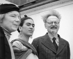 Leo Trotsky with his wife and Frida Kahlo, Mexico 1937. Original color  photo. : r/HistoricalCapsule