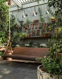 40 Most Aesthetic Cafes And Coffee Shops In Vancouver 39 En 2020 Jardin Cafe Design Jardin Plantes Suspendues