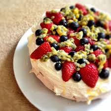 Pavlova Is A Meringue Based Dessert Named After The Russian Ballet Dancer Anna Pavlova It Is A Meringue Dessert With A Crisp C Pavlova Recipe Pavlova Desserts