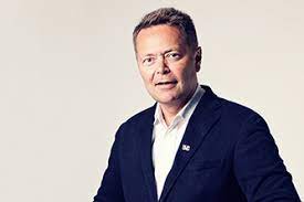 Humøret er steget voldsomt efter christian eriksen fredag var på besøg med sin familie i landsholdslejren på hotel marienlyst i helsingør. Sharing The Stage With The Prime Minister Multiconsult
