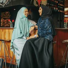 Rozita che wan is an actress, known for sepi (2008), 4 madu (2010) and dunia baru: Tampil Lebih Manis Sopan Perubahan Baru Adik Che Ta Dipuji Netizen