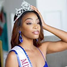 Please welcome our new Mrs. Ohio America, Marianne Curry; Miss Ohio for  America, Kayelin Tiggs; and Mrs. Ohio American, Rian Valentine! #mrsohio  #missohioforamerica #mrsohioamerica #mrsamericapresents #roadtomrsamerica  #roadtomissforamerica ...