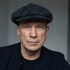 Perry Ogden's Instagram, Twitter & Facebook