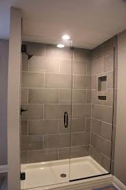 Rather than changing out a shower head, use your bathroom renovation project as an opportunity to take your shower to the next level! Genial Auge Ansprechend Wie Man Ein Badezimmer Umgestaltet Master Bathroom Showe Bathroom Remodel Shower Master Bathroom Shower Farmhouse Master Bathroom