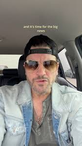 Richard Strunk's Instagram, Twitter & Facebook