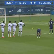 The favorite team is paris sg but chambly try to show us their best game and to win or play draw. X0bz5ro 5t5jim