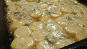 Sbriciolate sopra qualche bacca di pepe rosa e coprite con gli gnocchi. Gnocchi Alla Romana Con Solo 4 Ingredienti Facilissimi E Veloci Da Fare Ecco Il Segreto Della Tradizione Per Farli Scogliere In Bocca