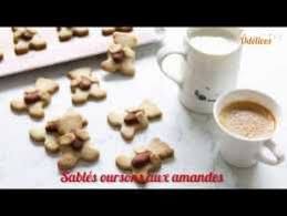 Bouchees Aux Olives Tomates Sechees Et Cremeux Ail Fines Herbes Recette En 2020 Recettes De Cuisine Recette Sables De Noel