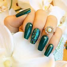 25 elegant short coffin nails ideas for ravishing look. 30 Outstanding Emerald Green Nails Art Designs For You