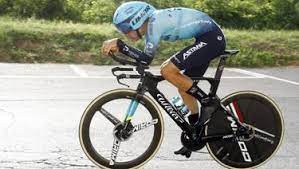 Amiche e amici appassionati di ciclismo, buongiorno e benvenuti alla diretta testuale interattiva integrale della prova in linea uomini élite campionati italiani 2021. War K T1recxmm