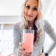 Real moms, real stories. 💚 These testimonials aren't just reviews—they're  stories of late nights, early mornings, and the small victories that make  breastfeeding worth it. See how M2 Veggie Drink helped these