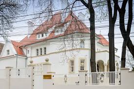 Banca transilvania hakkında daha fazla bilgiyi www.bancatransilvania.ro sitesinde bulabilirsiniz. Casa AlbÄƒ Din Cluj A Fost RedeschisÄƒ De Banca Transilvania Pentru ClienÈ›ii Premium Stiri De Cluj