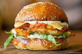 Jadi, selepas ini dah tak perlu lagi beli burger yang dah ready made di kedai lagi. Peniaga Burger Kongsi 12 Tips Masak Burger Luarbiasa Sedap Sentiasa Panas