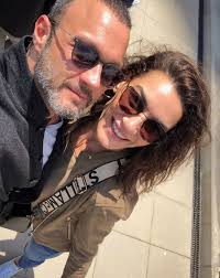 Aydın isimli bir erkek ile momo beach'e giden hande subaşı görüntülendiğini fark edince denize yalnız girdi. Hande Subasi Sevgilisi Alican Ulusoy Ile Nisanlandi