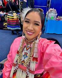 Reality Show Contestant Appearance and Behavior Discussion