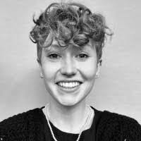 Julia Horner's Instagram, Twitter & Facebook