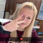 Sydney Loveless's Instagram, Twitter & Facebook