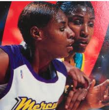 Illinois high school basketball player reaches milestone