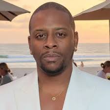 👩🏾‍⚕️👨🏿‍⚕️✨ A powerful sight to see — rows of brilliant Black doctors  walking across the stage, graduating from medical school! This is more than  just a personal achievement; it's history in the